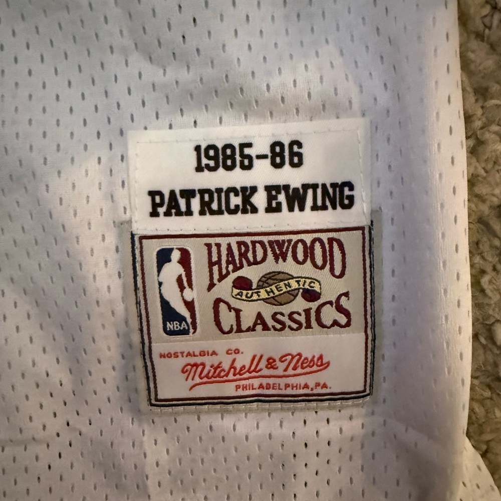 Patrick Ewing 33 Mitchell & Ness White New York Knicks throwback jersey - Picture 3 of 5